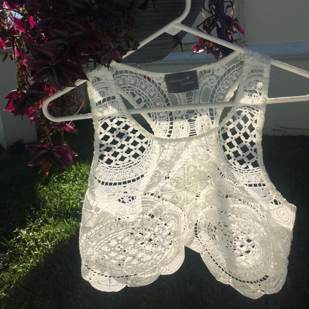 Chic Lace Pullover Top - Picture 2 of 5